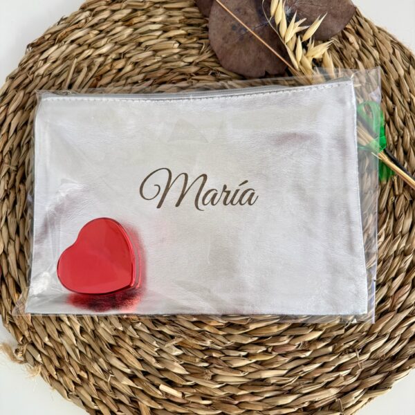 Neceser y labial "corazón"